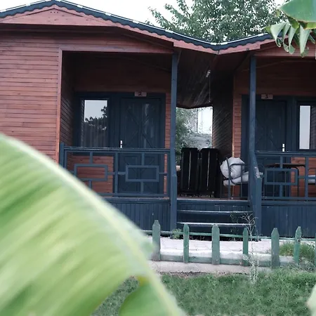 Batu Holiday Village Δωμάτια σε οικογενειακή κατοικία